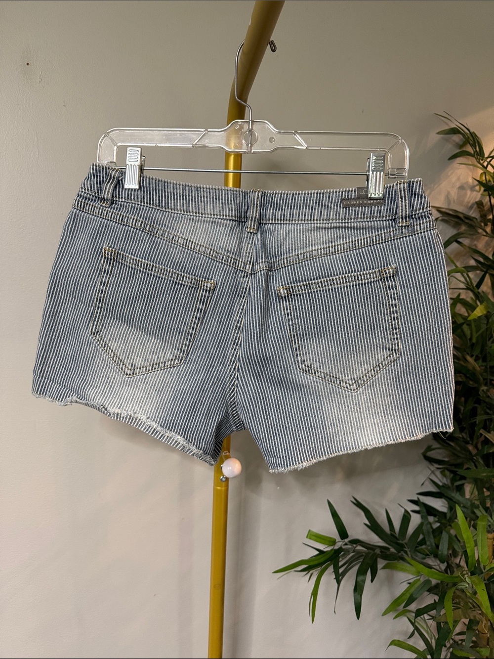 LC Lauren Conrad Light Blue Striped Denim Shorts EUC 10